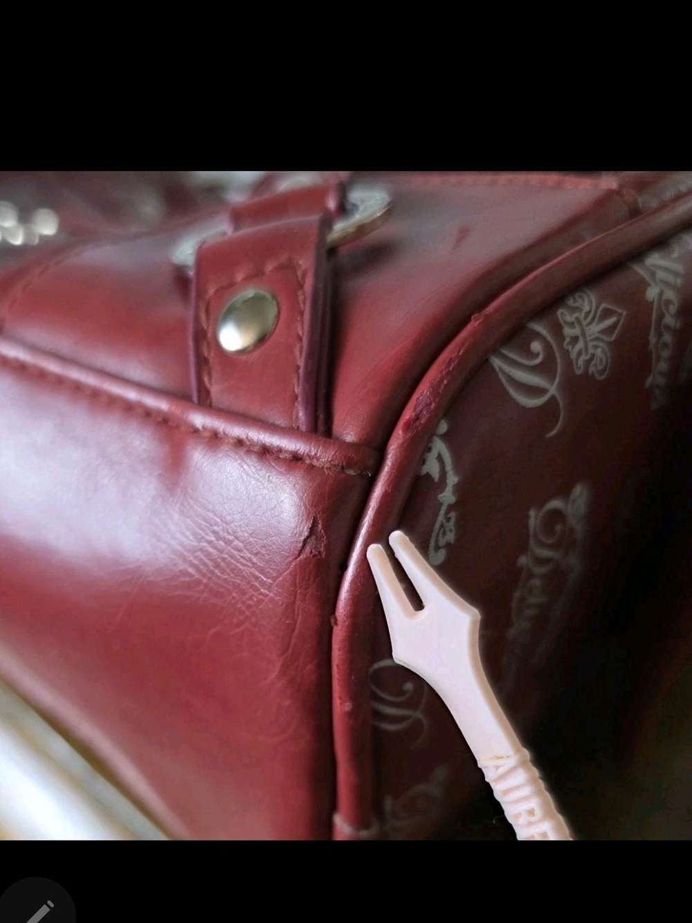 "Delicious" Red Logo Shoulder Bag, purse. Silver tone hardware. 2000s Vintage - Picture 12 of 13